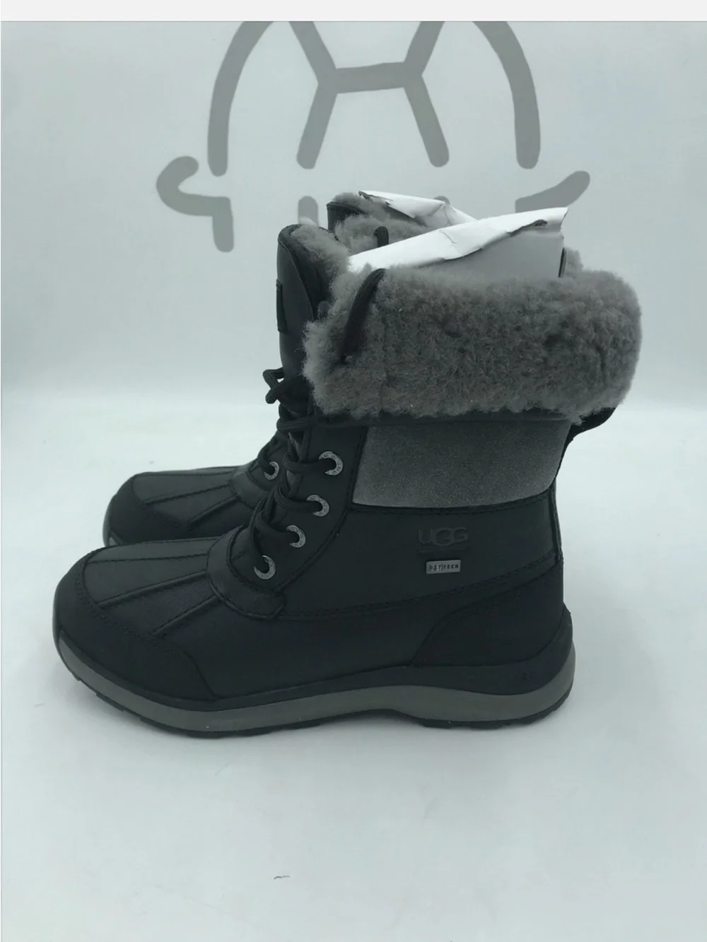 UGG Women's Adirondack Boot III Size: 6